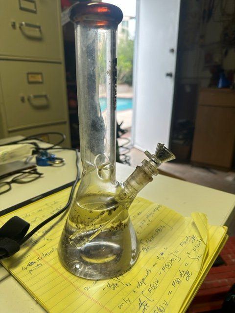 advice-for-newbie-on-vaporizer-or-much-better-bong.jpg.6568d73405da5f78e8ef425b90e41a48.jpg